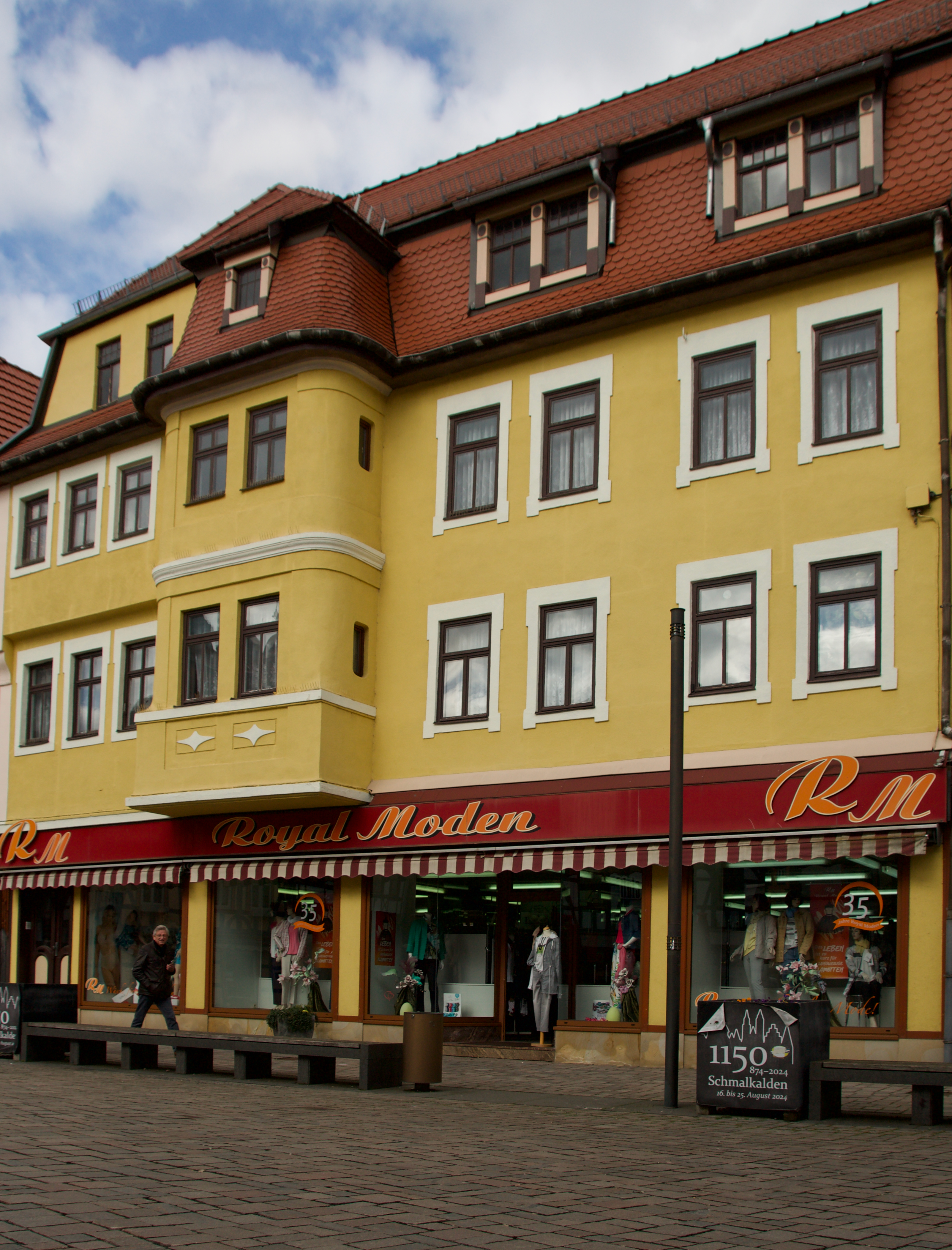 Royal Moden – Außenansicht vom Marktplatz