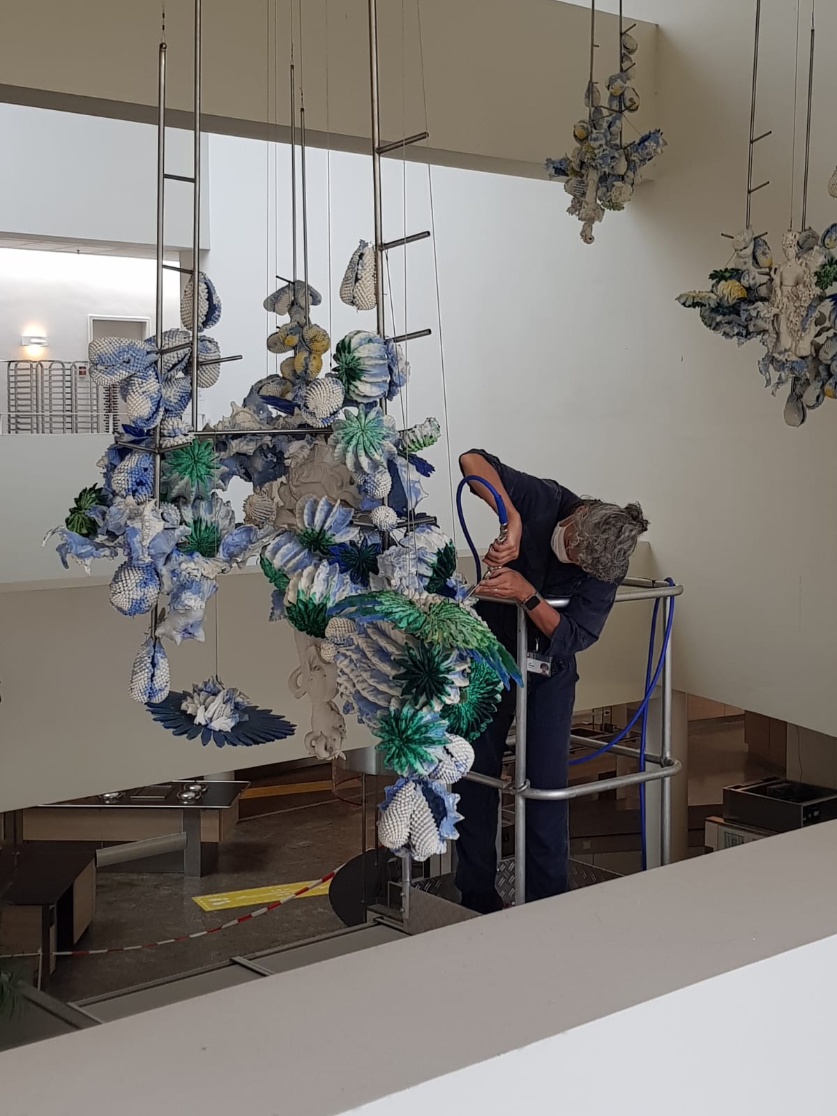 Lulu Welther in haar atelier